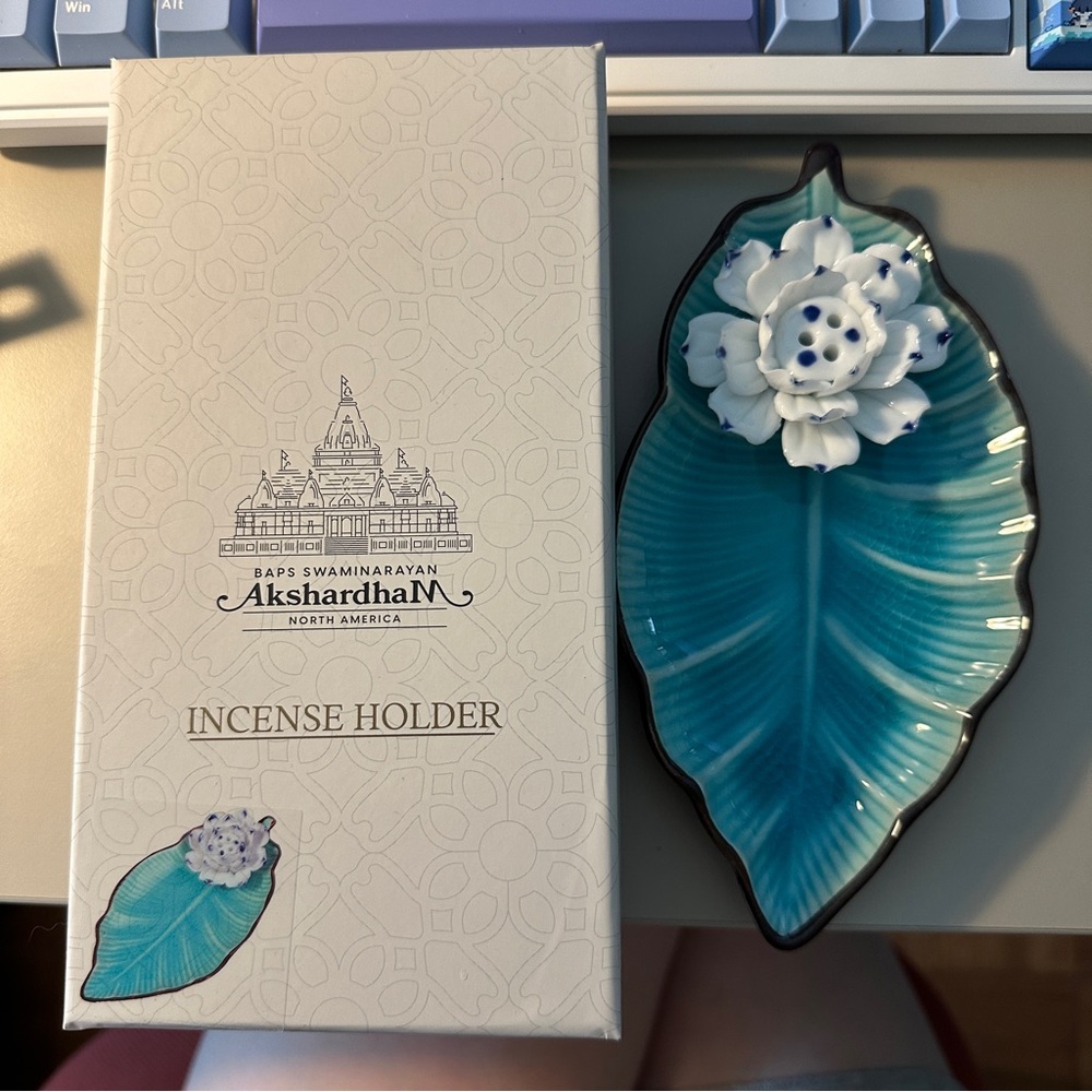 Brand new Blue Leaf Incense Holder